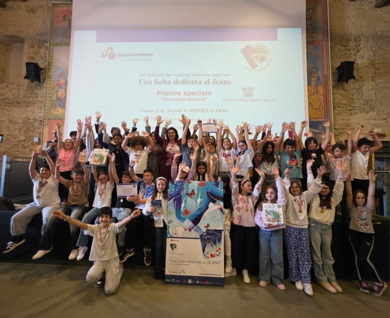 Concorso letterario ‘Una fiaba dedicata al jeans’, premiata ad Ancona la scuola primaria Gentile