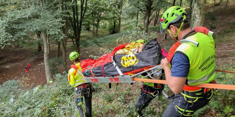 Weekend di interventi per il Soccorso Alpino nelle Marche: salvati escursionisti a Sefro, Lame Rosse e Marmitte dei Giganti