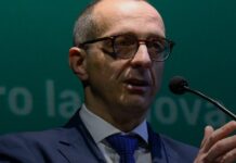 Ricci: “Scritte naziste e insulti sulle lapidi a Pesaro non è vandalismo ma odio. La mia vicinanza alle famiglie colpite”