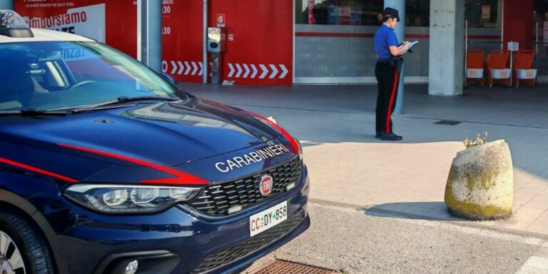 Furti al centro commerciale: denunciati due stranieri, uno minorenne