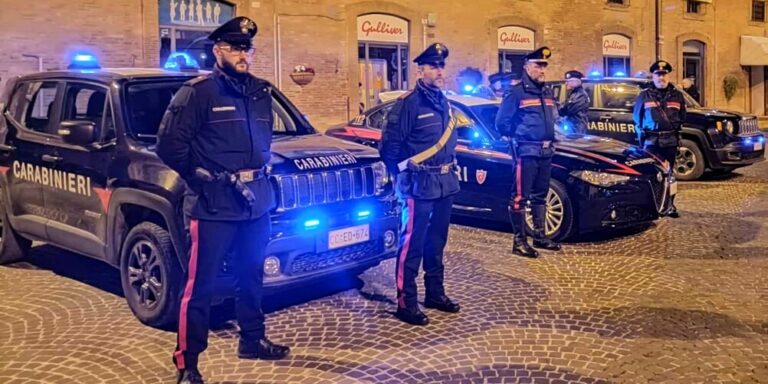Fabriano, controlli a tappeto dei Carabinieri durante il Palio: droga, evasione e alcol alla guida