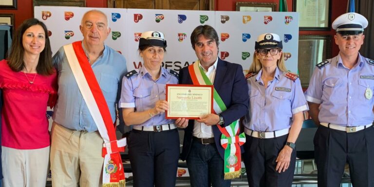 Pesaro, ‘Encomio del Sindaco’ a Samuela Lisotti (ispettore Polizia Locale): «Un esempio per tutta la città»
