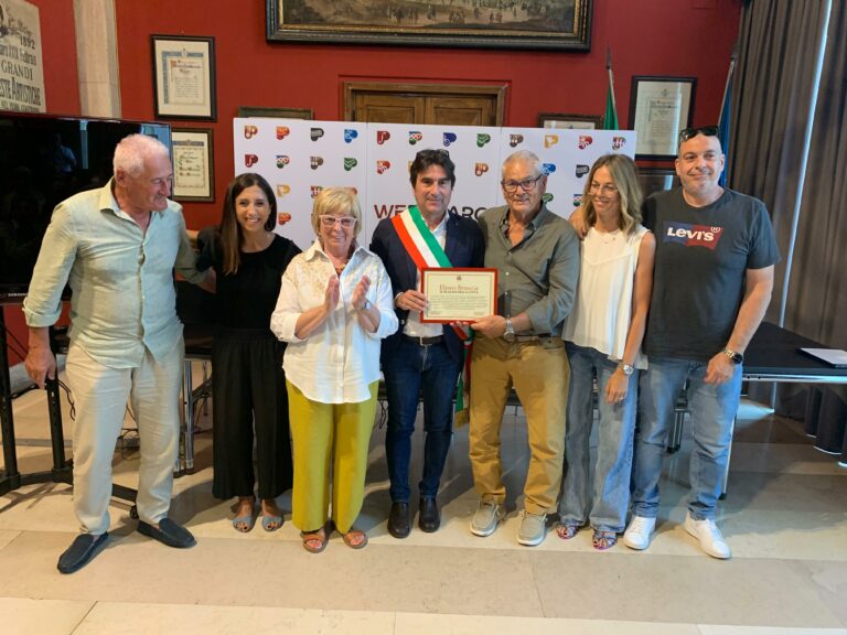 Il Plauso della Città a Eliseo Bruscia, tra i fondatori del Novilara Calcio e da 50 anni “maestro di sport e di vita”