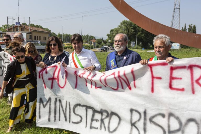 Paolini: “Si sblocchino i cantieri di Autostrade”. Il presidente alla manifestazione per le opere compensative