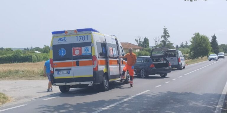 Fano – Incidente in Via VI Strada: motociclista ferito e trasportato in ospedale