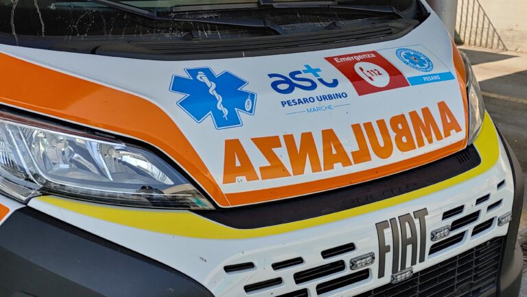 Scontro tra pick-up e moto lungo l’Urbinate: ferito un 29enne a Cappone di Vallefoglia