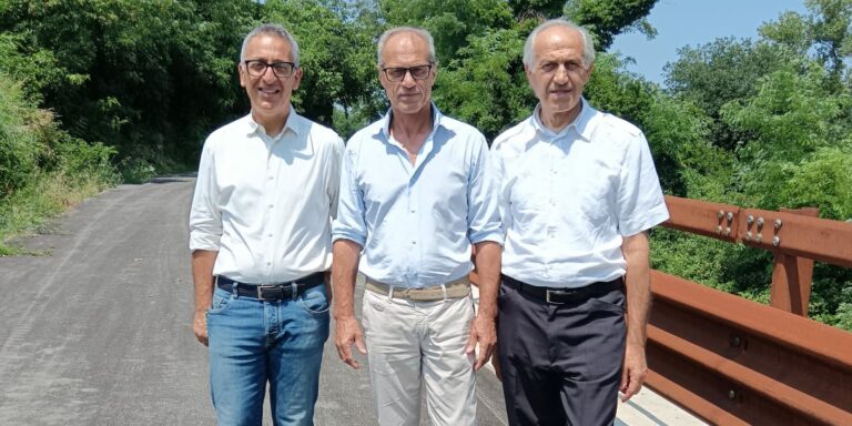 Colli al Metauro e Montefelcino: riapre Via Serra dopo oltre un anno. Senso unico alternato e limiti di peso