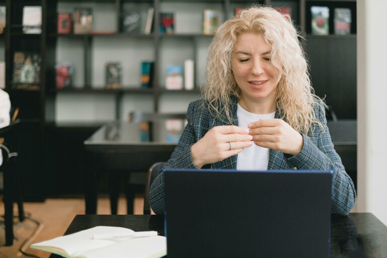 Lavorare da casa sì, ma con metodo: 5 abitudini vincenti per lo smart working