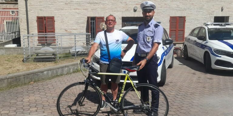 Fano – Bicicletta rubata, restituita al proprietario grazie alla Polizia Locale