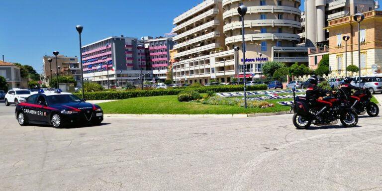 Senigallia, tenta di aprire un conto con documenti falsi: arrestata 66enne napoletana