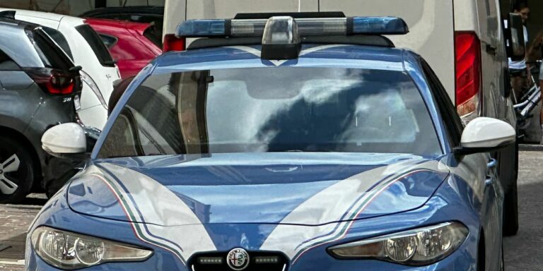Ancona – 70enne fermato dalla Polizia: guida senza documenti, assicurazione e revisione