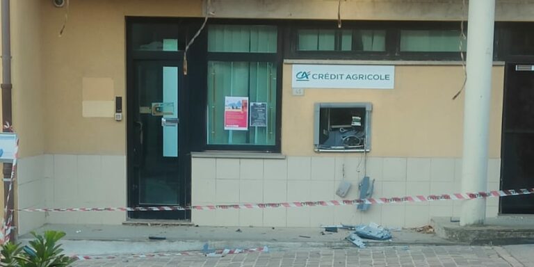 Assalto al bancomat di Barchi nella notte: indagano i Carabinieri