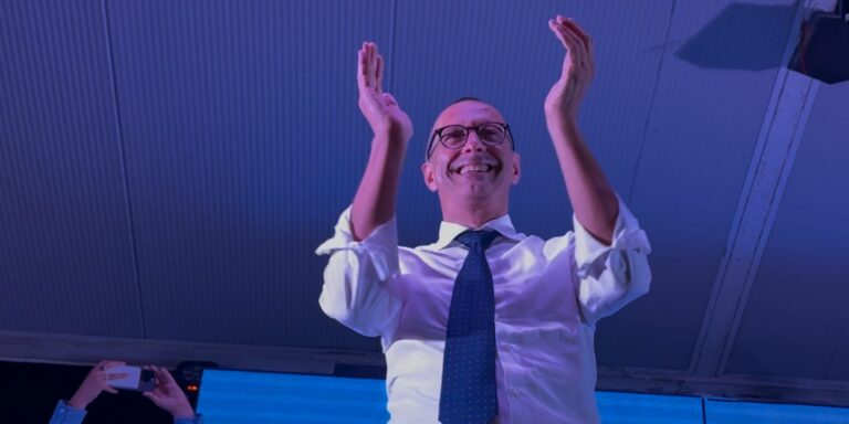 Elezioni regionali, Ricci da Piazza Roma ad Ancona: «Vinceremo con il 56% dei voti» (VIDEO)