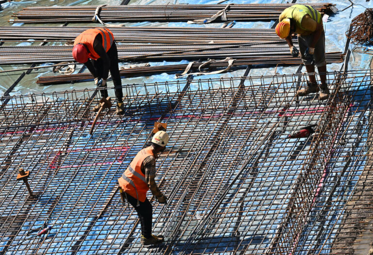 Caldo, nelle Marche stop al lavoro all’aperto nelle ore più calde nei giorni a rischio. Firmata l’ordinanza