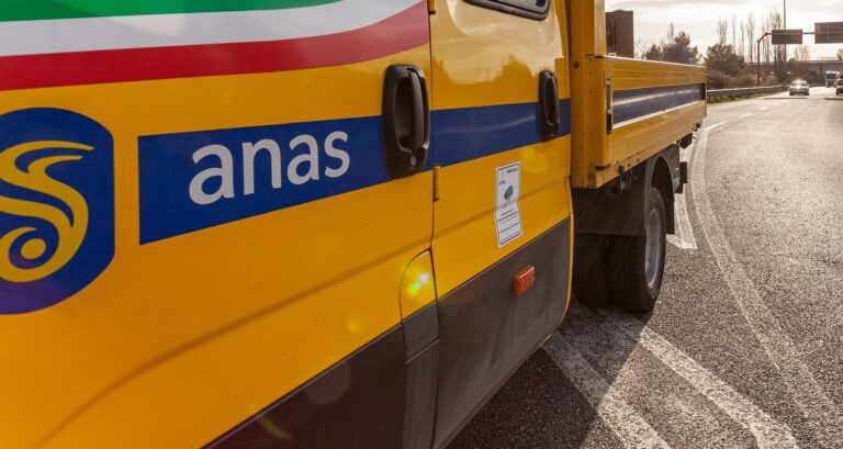 SS3 Flaminia, lavori nelle gallerie: scattano le limitazioni al traffico per Acqualagna, Cantiano e Cagli
