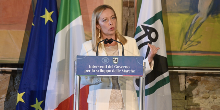Meloni da Ancona annuncia: «Il Consiglio dei Ministri approverà l’estensione della Zona Economica Speciale alle Marche e all’Umbria»