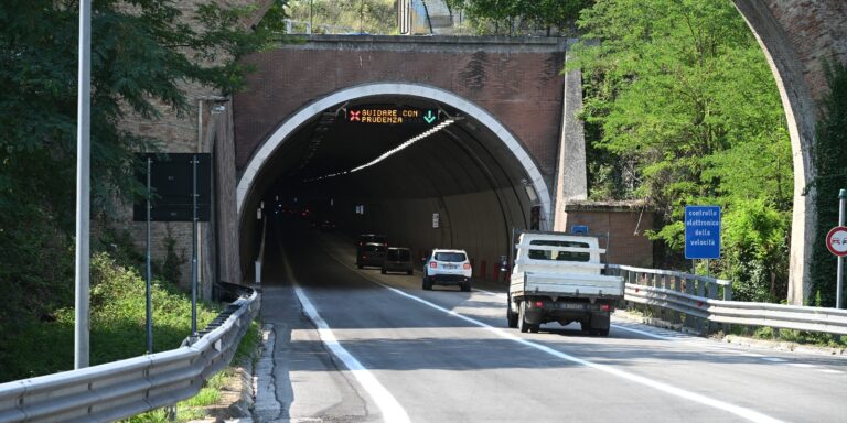 Urbino, riaperta la galleria “Ca’ Gulino”. Era chiusa dal 2023 a causa del tragico incidente mortale