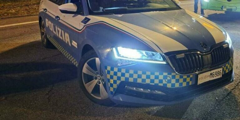 Evade dai domiciliari e viaggia in autobus: 21enne arrestato dalla Polizia Stradale di Fano