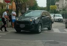 Incidente tra auto e bici a Fano, giovane ciclista ferita lievemente