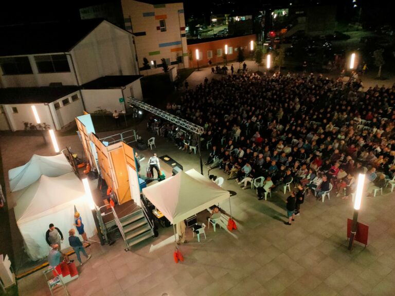 Vallefoglia, grande avvio per il 3° Festival delle Commedie Dialettali: oltre 900 presenze nella serata inaugurale