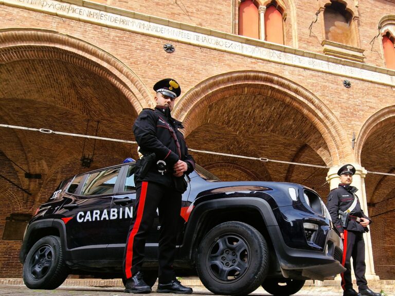 Fabriano, sottrae il bancomat a un 90enne e tenta di effettuare un prelievo: arrestata ex badante.