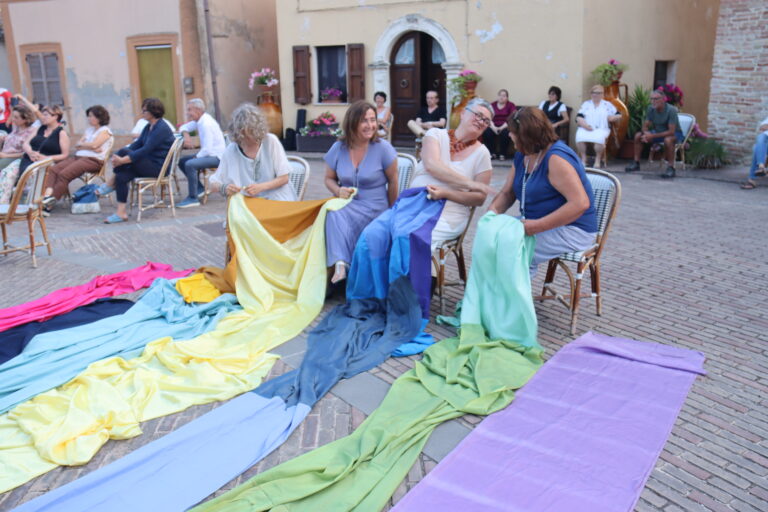 Bandiera della pace di 300 metri quadrati: la stesura sabato al Pincio di Fano