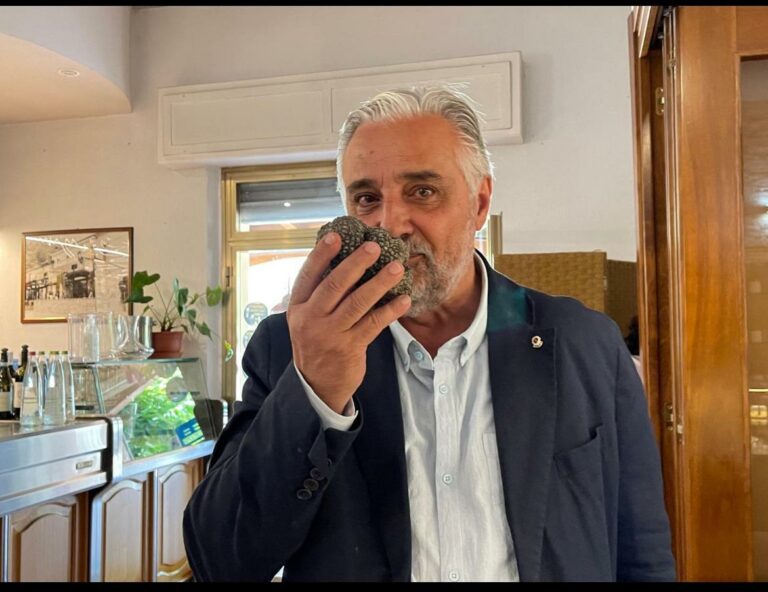Patto al tartufo tra Acqualagna e la spagnola Sarriòn: al via un ponte culturale tra due realtà simbolo nella produzione del Re della tavola