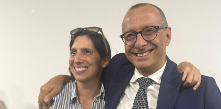 Trasporto gratuito per studenti, Schlein e Ricci a Fermo: «Così sosteniamo famiglie e mobilità sostenibile» (VIDEO)