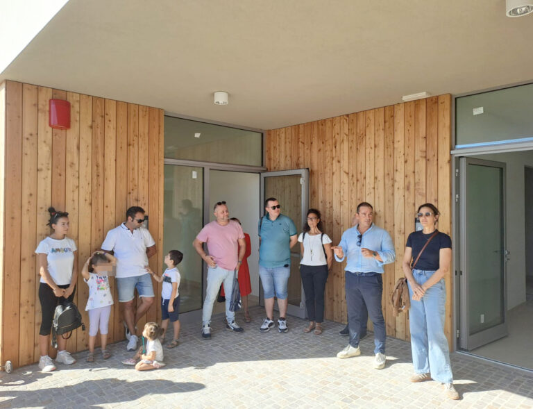 Terre Roveresche, famiglie in visita al Polo 0-6 di Piagge: apertura prevista per il 2026