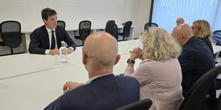 Acquaroli ha incontrato le segreterie regionali di CGIL, CISL e UIL: «Costruire percorsi condivisi e garantire risposte concrete»