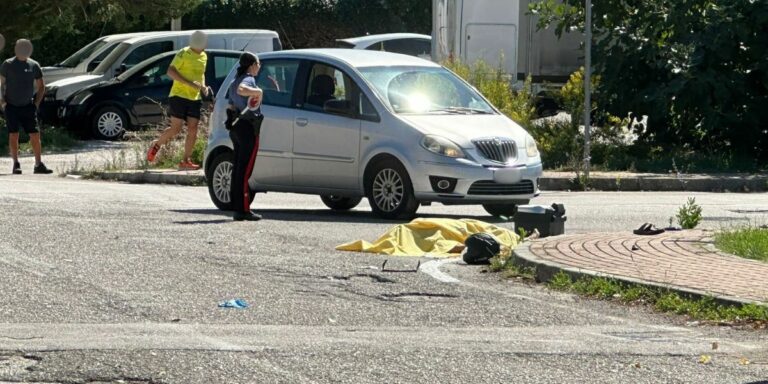 Incidente mortale a Montelabbate: perde la vita un motociclista. Inutili i tentativi di soccorso