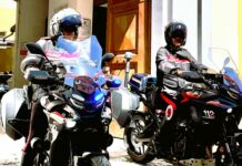 Senigallia – Calci, pugni e sedie lanciate: denunciati i sei giovani della rissa sulla spiaggia