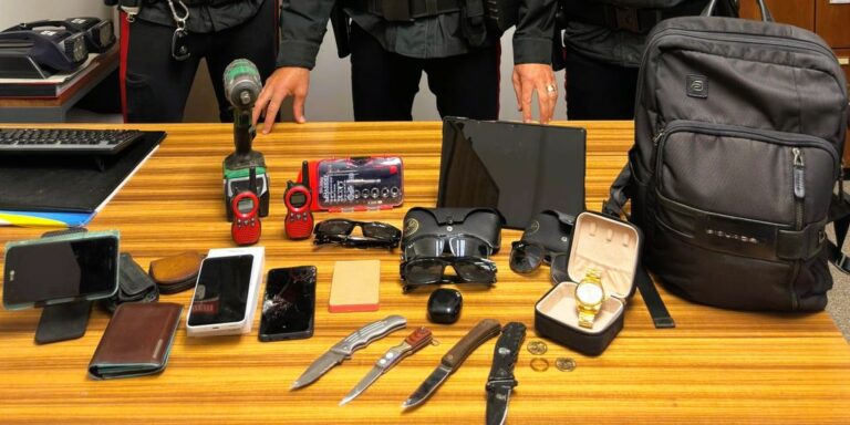 Jesi, occupa abusivamente un’abitazione: denunciato 19enne. Dentro refurtiva da furti su auto