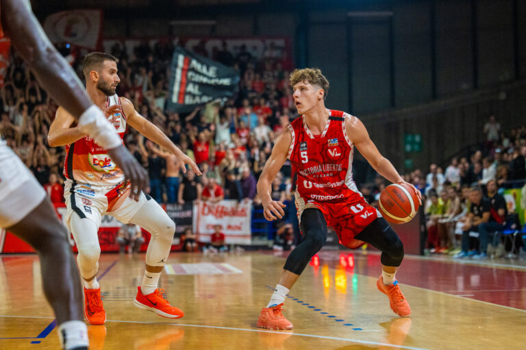 Basket A2: VL Pesaro ko a Rimini, la Dole vince 86-65
