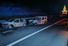 Tentata rapina a portavalori, incendiati veicoli e traffico in tilt sull’A14 (FOTO)