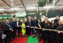 La pioggia non ferma l’entusiasmo: taglio del nastro per la 22° edizione di ‘Candele a Candelara’