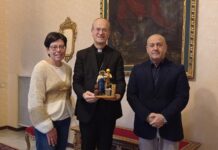 Confartigianato e Coldiretti consegnano la tradizionale statuina del Presepe 2025 alla Diocesi di Pesaro