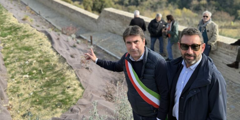 In centinaia per le “ritrovate” mura storiche di Monteciccardo