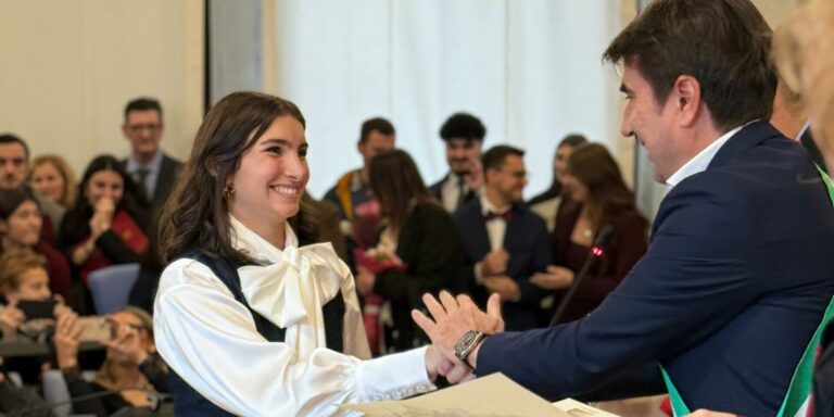 Pesaro – Biancani accoglie i nuovi infermieri: «Orgoglioso di avervi con noi: il vostro è un lavoro difficile»