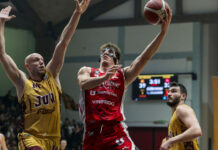 Basket, VL Pesaro sbanca Cremona e vola in vetta alla Serie A2