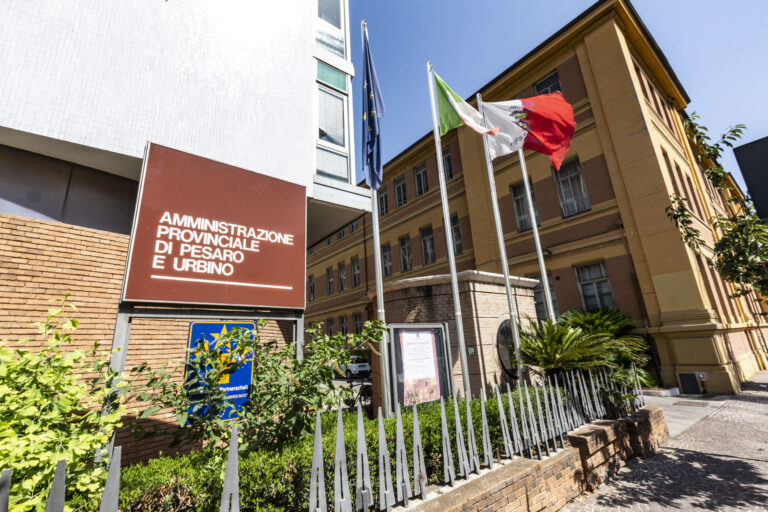 Provincia di Pesaro e Urbino, vittoria contro ‘Dexia’: 7,5 milioni di euro di risarcimento dopo la sentenza del tribunale