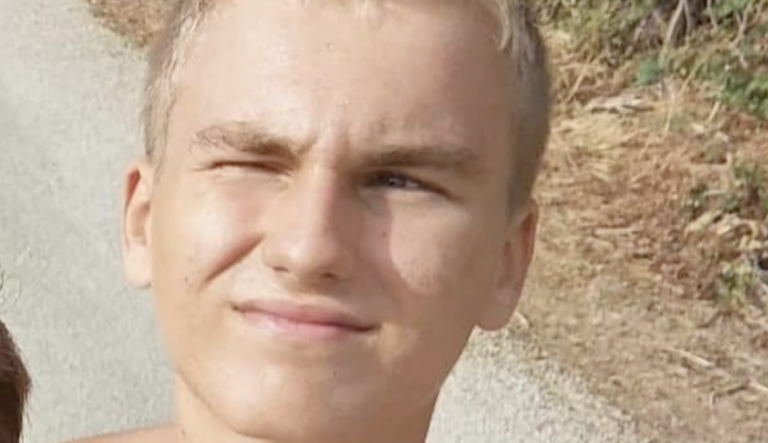 Leonardo Calcina, archiviata l’inchiesta per istigazione al suicidio. L’avvocato e la famiglia del 15enne: «Non ci arrendiamo» (VIDEO)