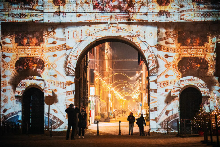 Il Natale di Fano cambia volto e diventa un viaggio “Dalla Lapponia alla Terra di Mare”: presentato il calendario degli eventi