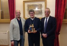 Confartigianato e Coldiretti consegnano la tradizionale statuina del Presepe 2025 alla Diocesi di Fano
