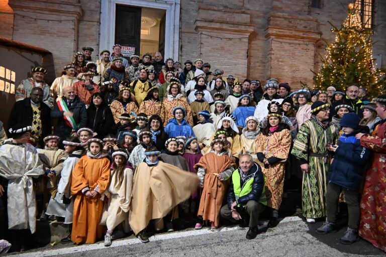 Natale a Vallefoglia: tra convivialità, presepi e accensione dell’albero nei borghi