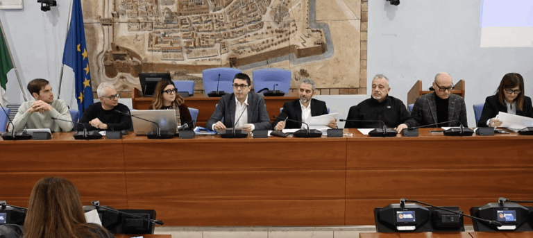 Centrodestra Pesaro: “Biancani è il sindaco delle tasse. Il bilancio 2026 completa la stangata iniziata nel 2025. Pesaresi trattati come bancomat”