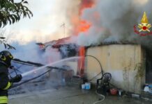 Capanno in fiamme a Mondolfo: intervento dei Vigili del Fuoco