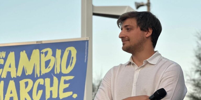 Pesaro – “Non stai benissimo di salute”: attacco da FdI. Bernardi: “Così si offendono tutte le persone con fragilità mentale”