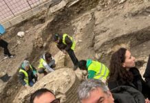 Scavi in piazza Costa, Acquaroli: «Cambia la storia della Regione»