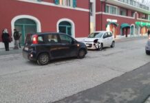 Fano – incidente stradale in Via Gabrielli: due feriti lievi